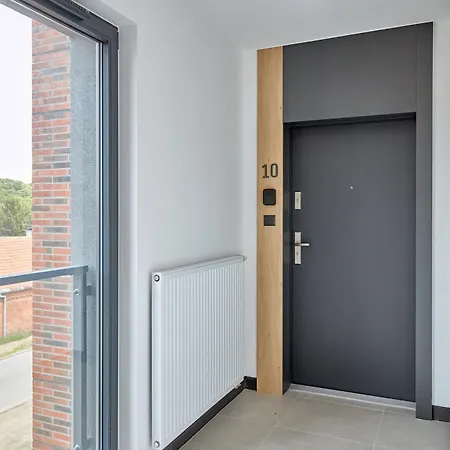 Airport Homely By Bookinghost דירה