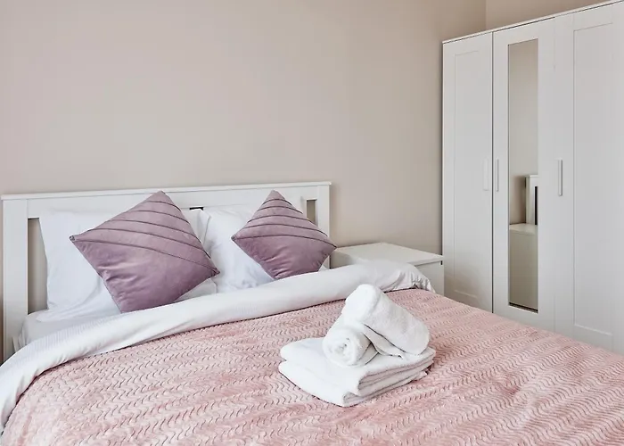 Airport Homely By Bookinghost דירה